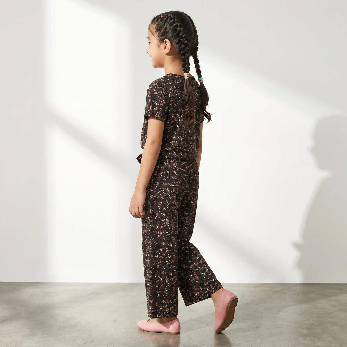 Red Flowers Print Black Skate Fish- Girls