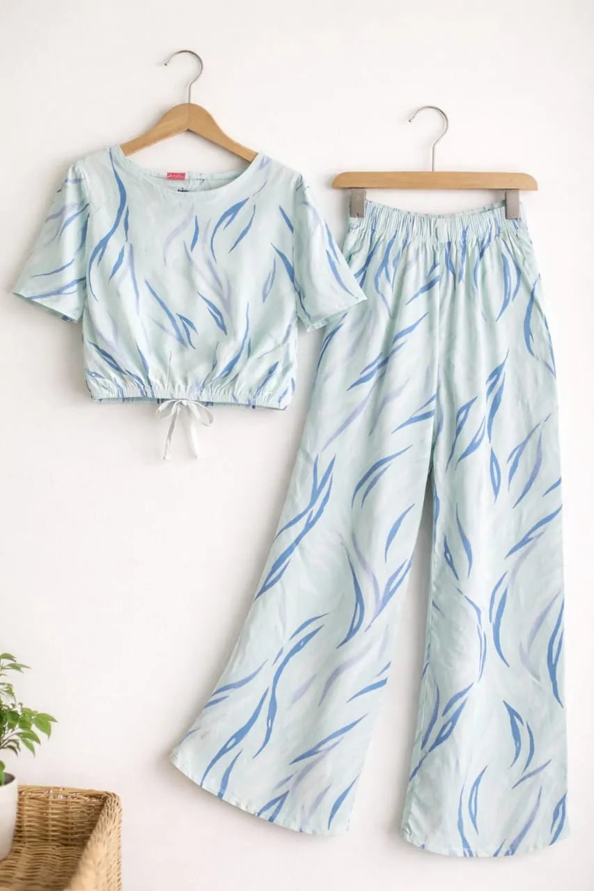 Blue Lines Print Sky Skate Fish- Girls