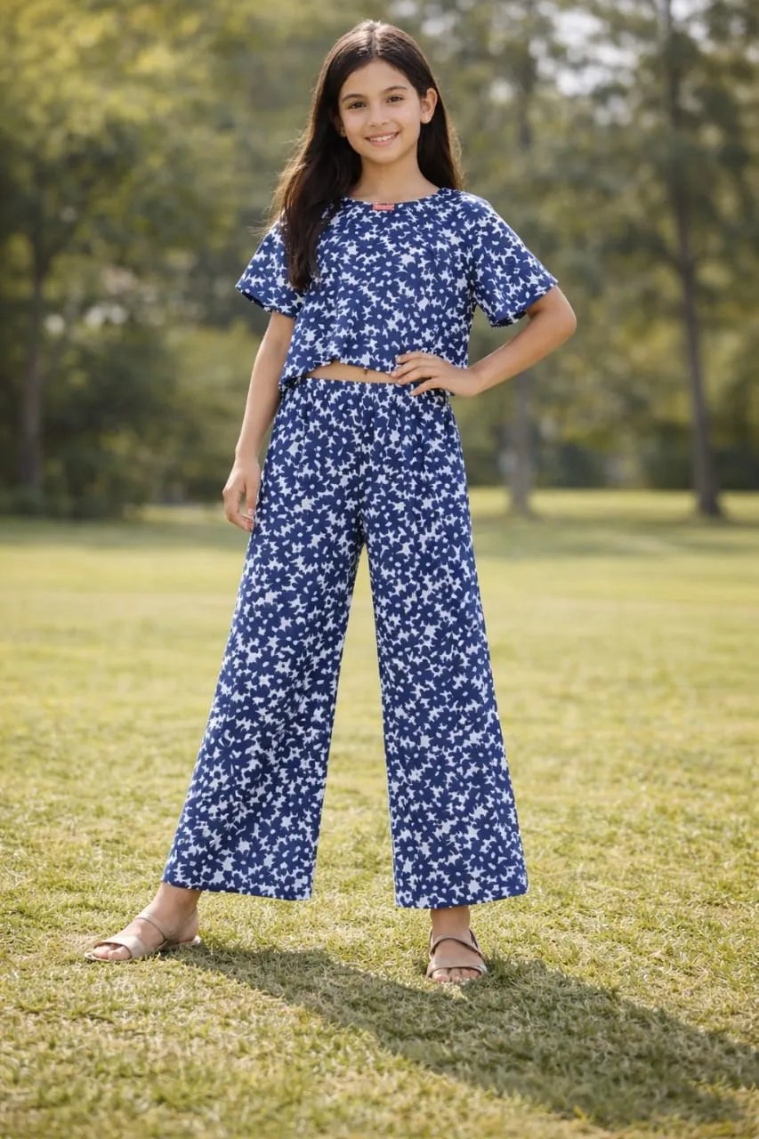 Blue Sun Flowers Print White Skate Fish- Girls