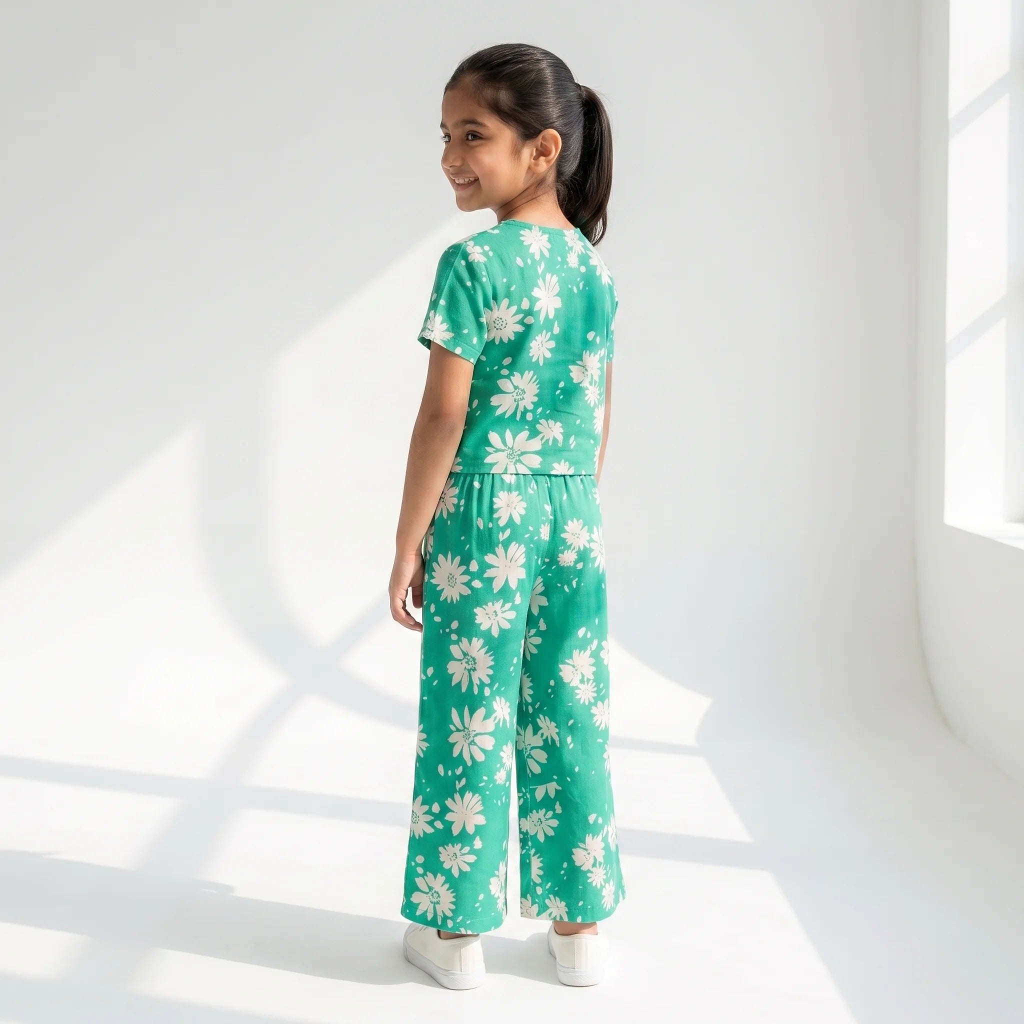 White Floral Print Teal Skate Fish - Girls